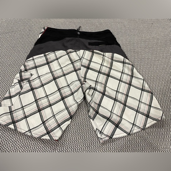 Stylish Plaid Board Shorts - White, black, Red -Size Medium Men’s Swimsuit - Picture 6 of 11